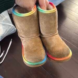 Ugg Kids Rainbow Trim Chesnut Boots - size 9 toddler